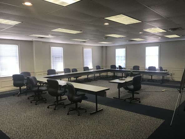 PRIME OFFICE SPACE FOR LEASE-MARIETTA, GA: 1900 Leland Dr SE, Marietta, GA 30067
